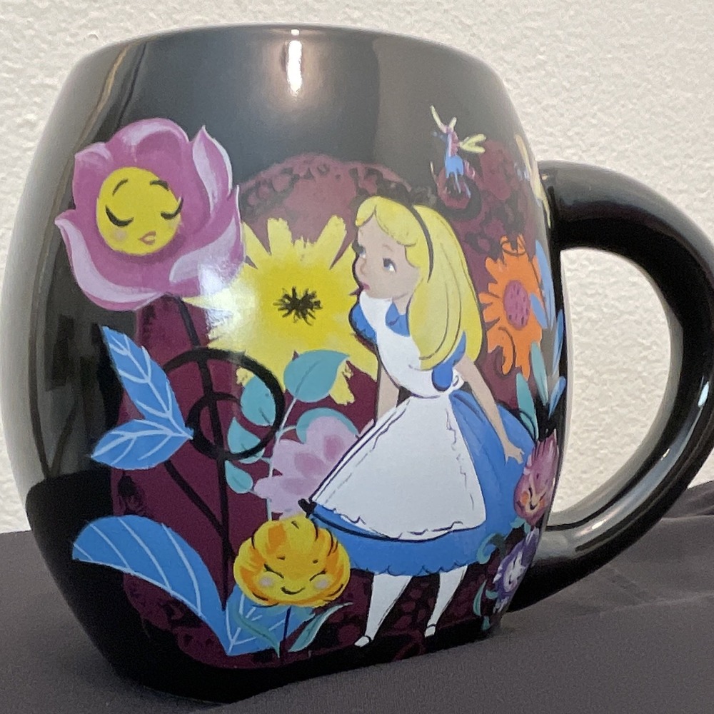 Disney Alice in Wonderland "Curiouser and Curiouser Ceramic Mug 18oz